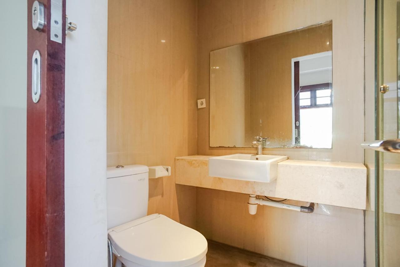 Hotel Akarsa Transit